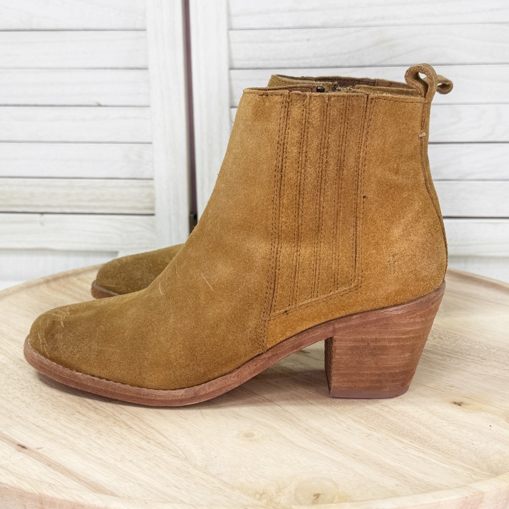 Frye Alton Suede Chelsea Ankle Boots Bootie Block Heel Tan Womens Size 7.5‎ - Picture 3 of 11